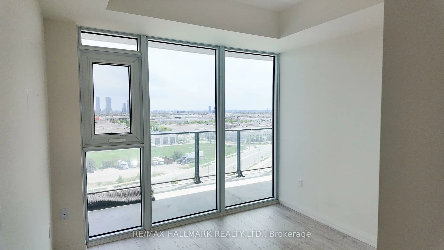 8960, Jane, Vellore Village, Vaughan