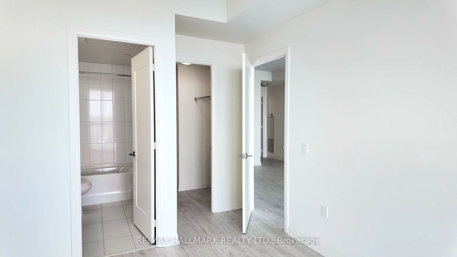 8960, Jane, Vellore Village, Vaughan