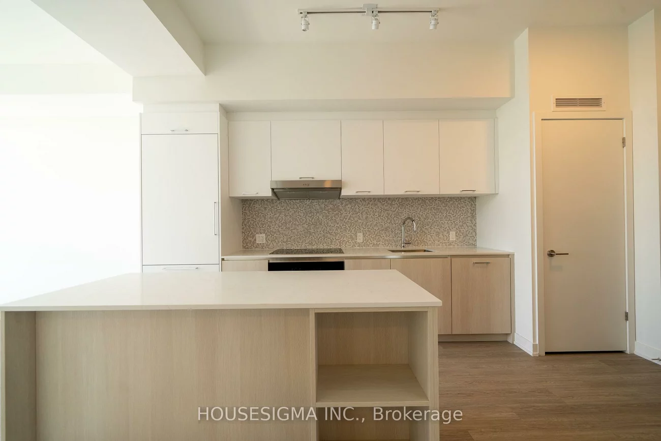 8188, Yonge, Uplands, Vaughan