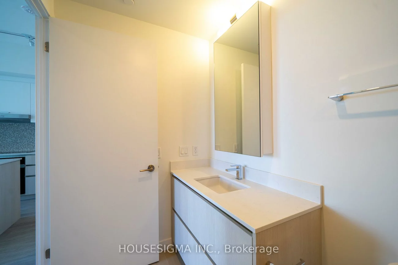 8188, Yonge, Uplands, Vaughan