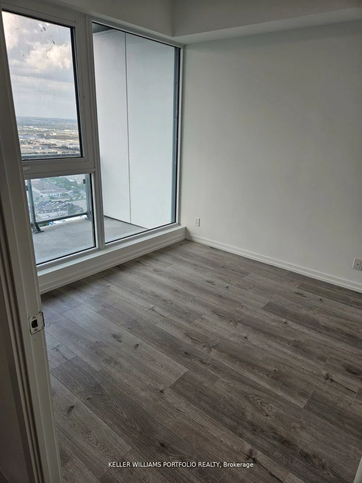 1000, Portage, Vaughan Corporate Centre, Vaughan