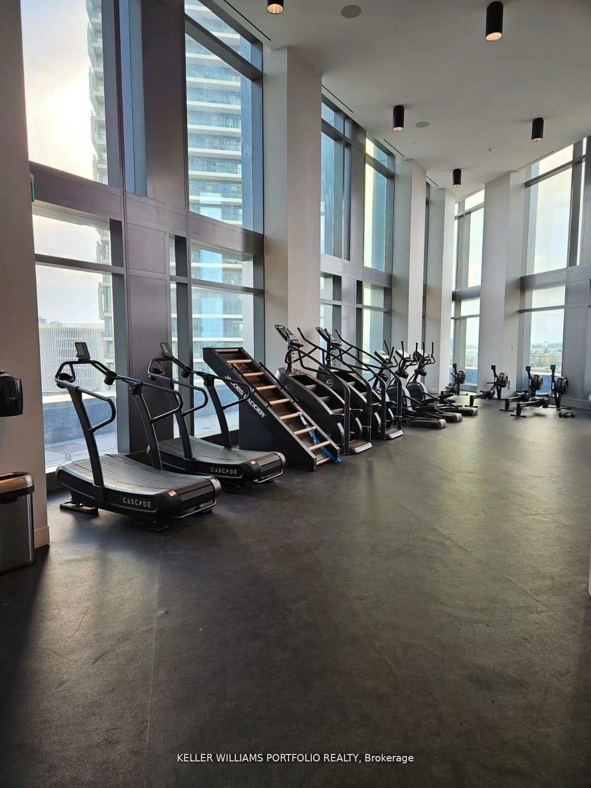 1000, Portage, Vaughan Corporate Centre, Vaughan