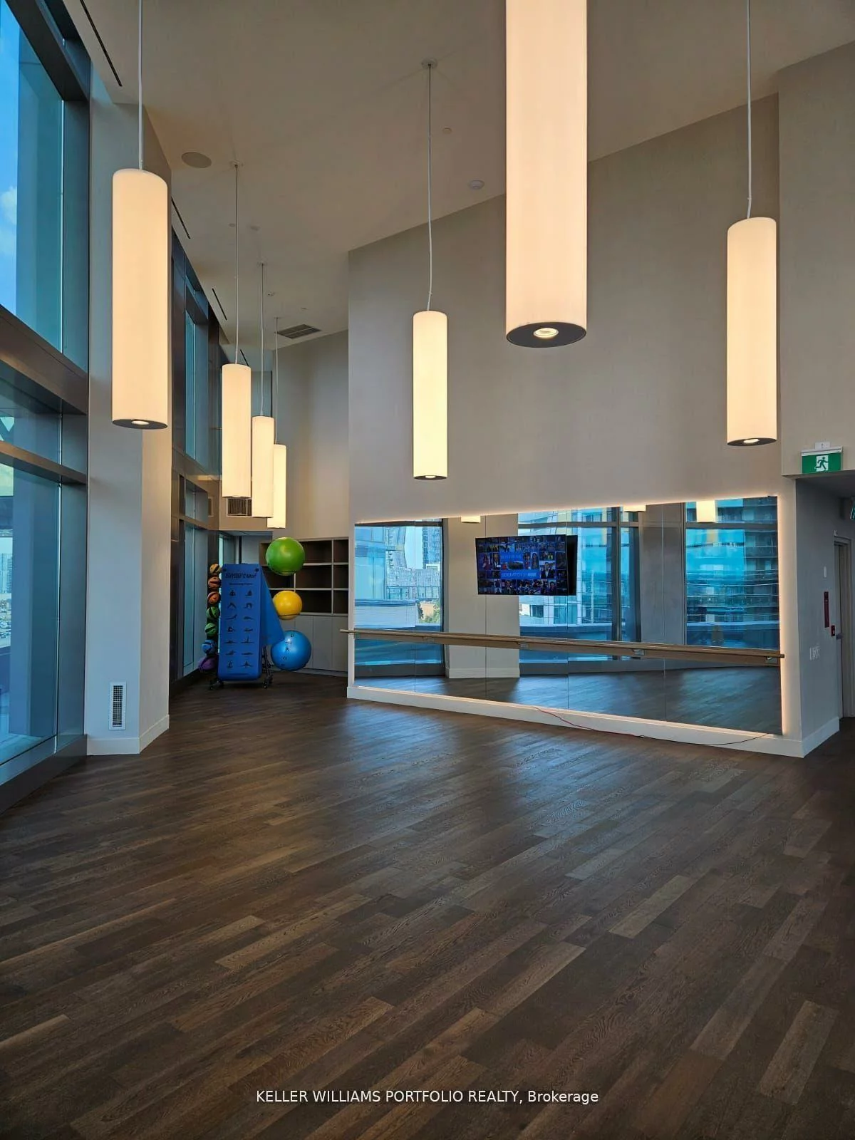 1000, Portage, Vaughan Corporate Centre, Vaughan