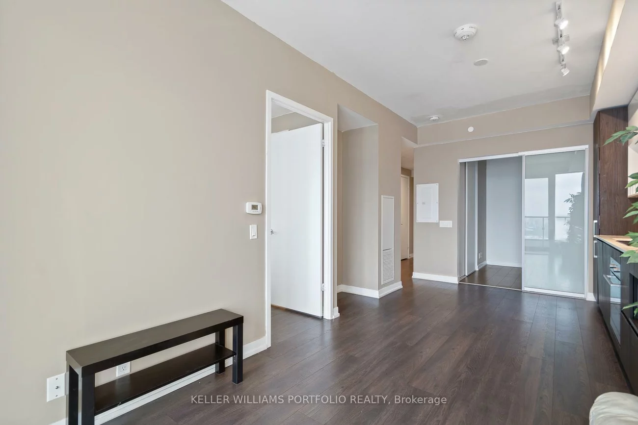 898, Portage, Vaughan Corporate Centre, Vaughan