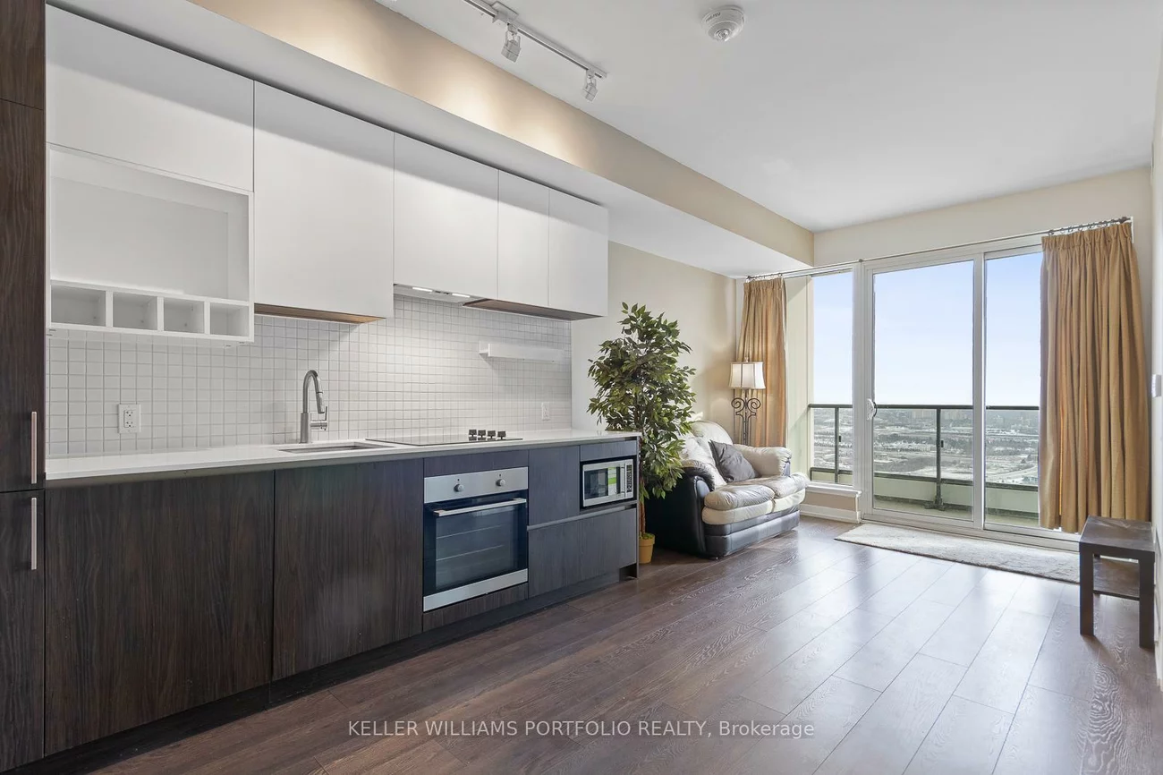 898, Portage, Vaughan Corporate Centre, Vaughan