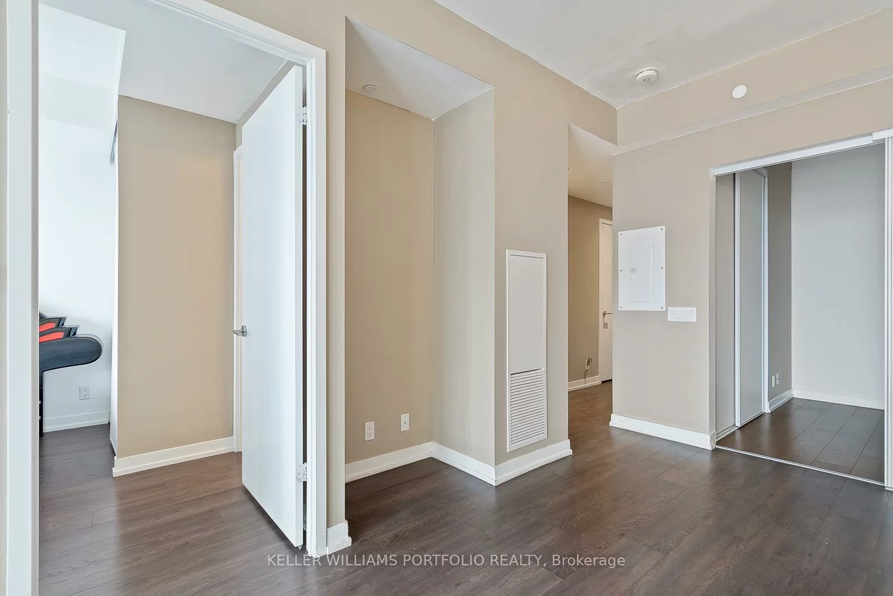 898, Portage, Vaughan Corporate Centre, Vaughan