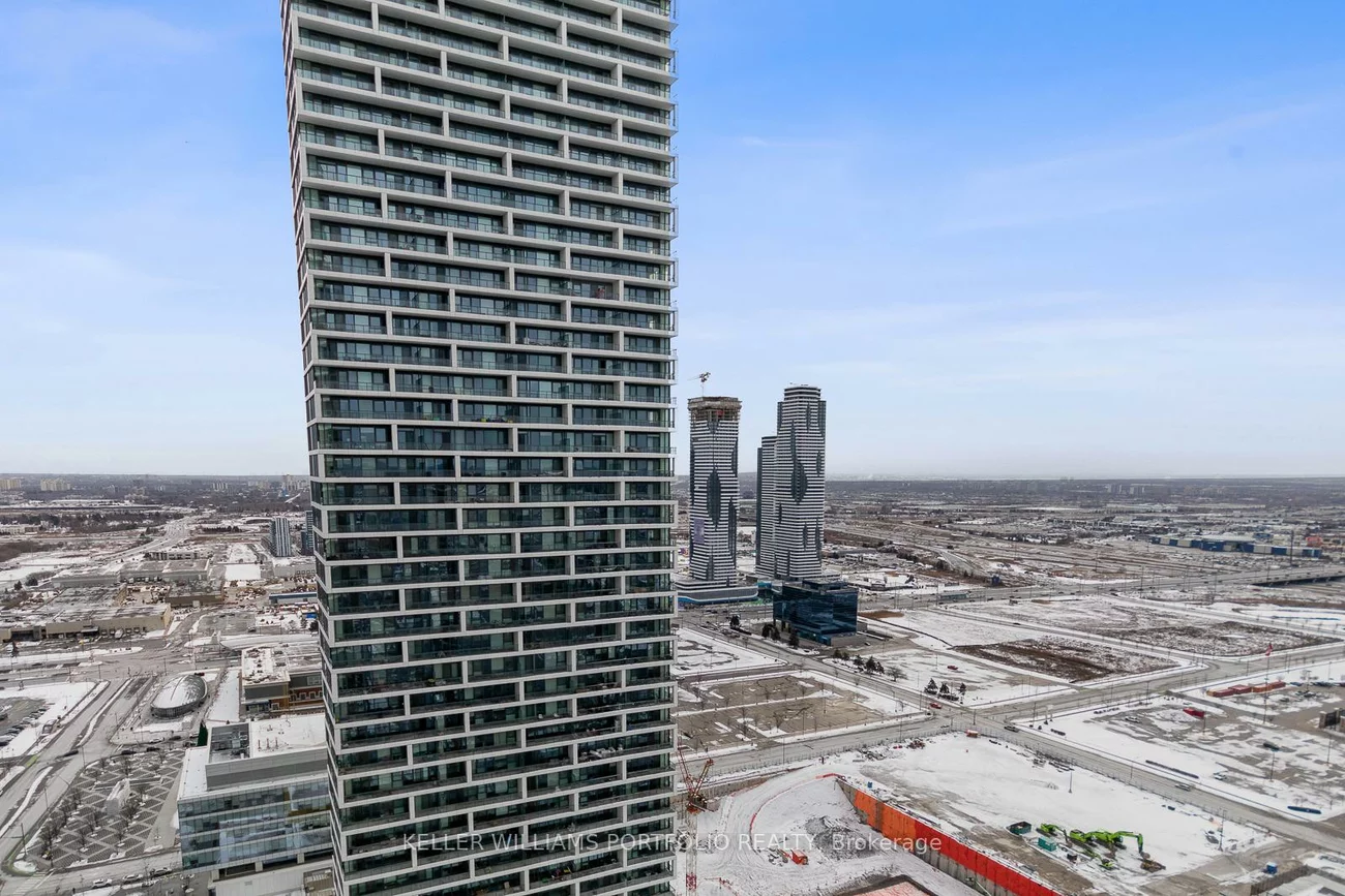 898, Portage, Vaughan Corporate Centre, Vaughan