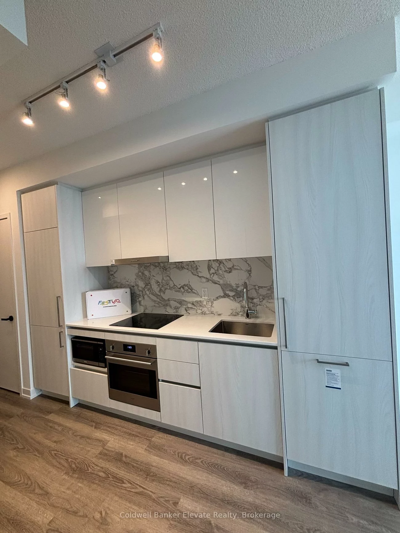 195, Commerce, Vaughan Corporate Centre, Vaughan