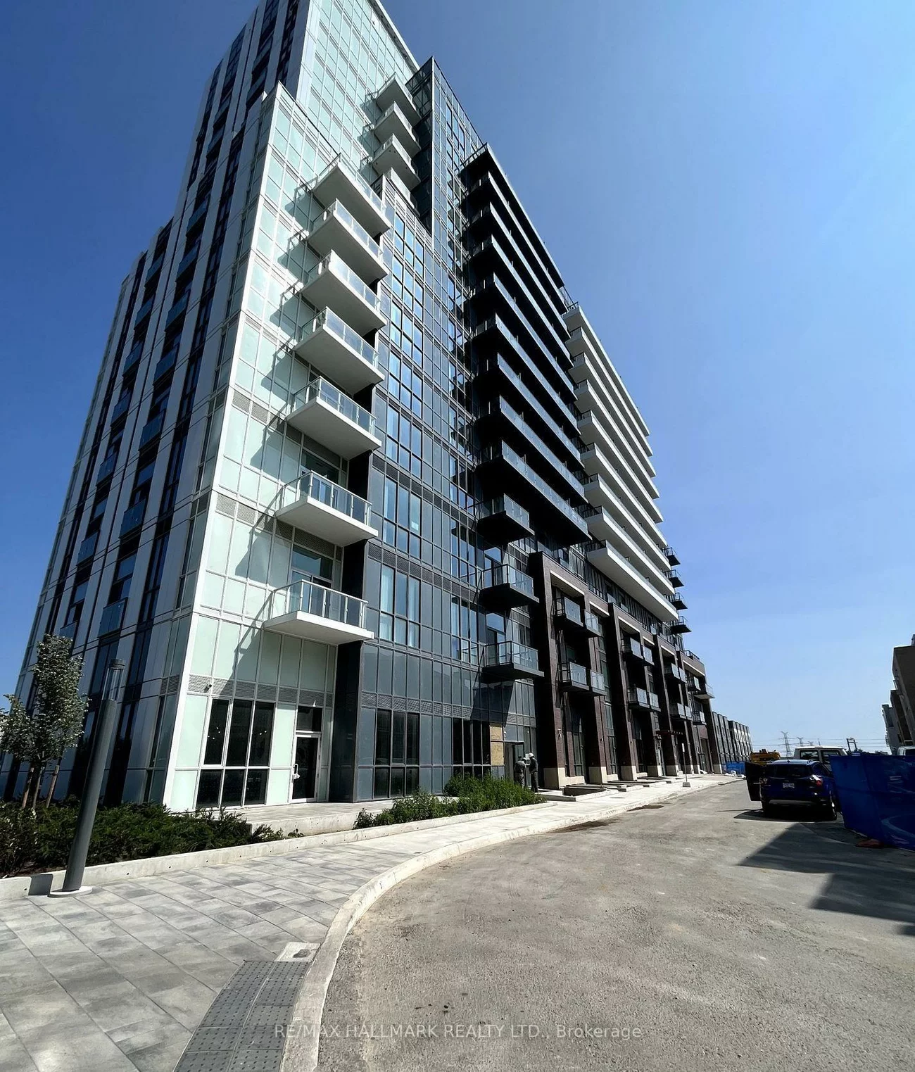 60, Honeycrisp, Vaughan Corporate Centre, Vaughan