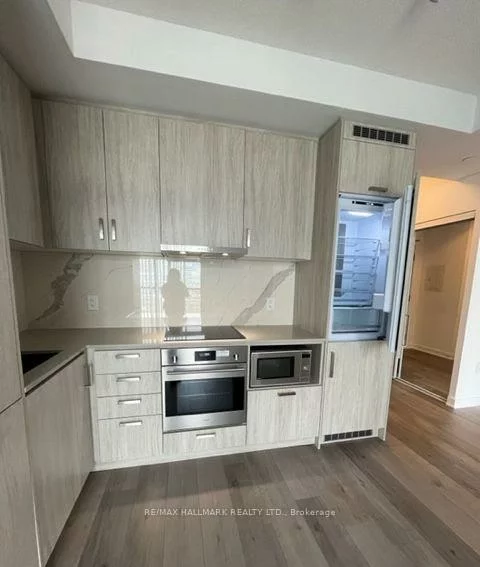 60, Honeycrisp, Vaughan Corporate Centre, Vaughan