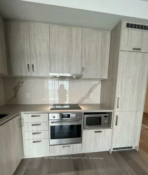 60, Honeycrisp, Vaughan Corporate Centre, Vaughan