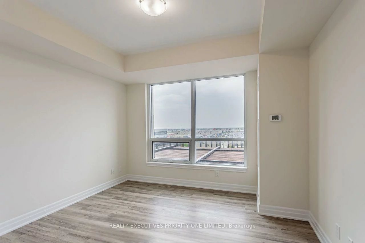 9075, Jane, Concord, Vaughan