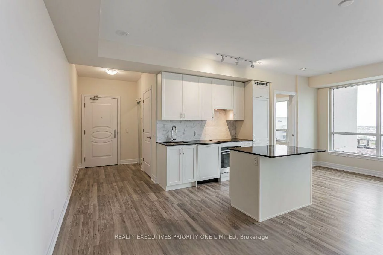 9075, Jane, Concord, Vaughan