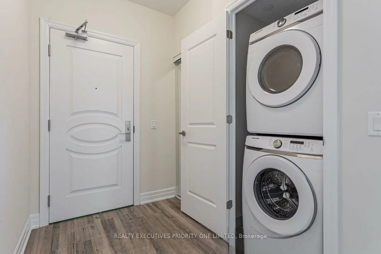 9075, Jane, Concord, Vaughan