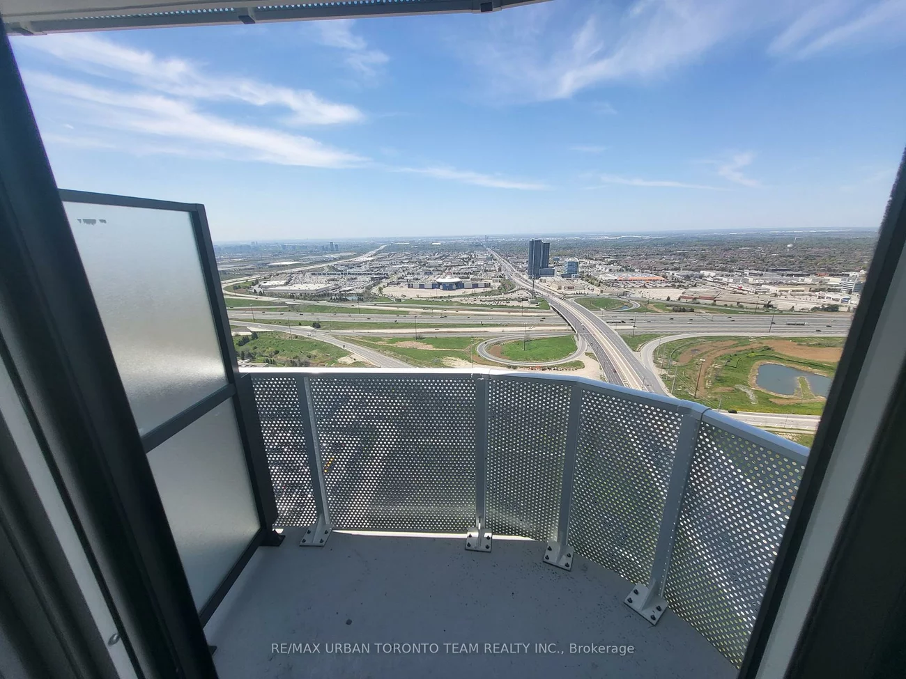 195, Commerce, Vaughan Corporate Centre, Vaughan