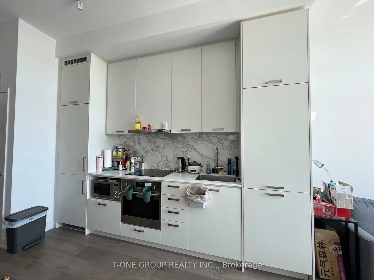 38, Honeycrisp, Vaughan Corporate Centre, Vaughan