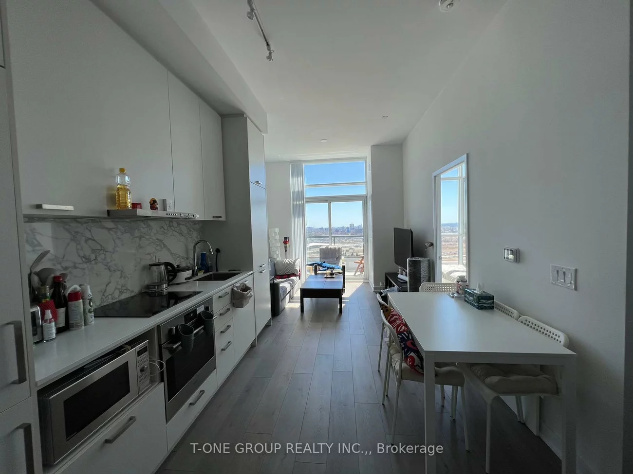 38, Honeycrisp, Vaughan Corporate Centre, Vaughan