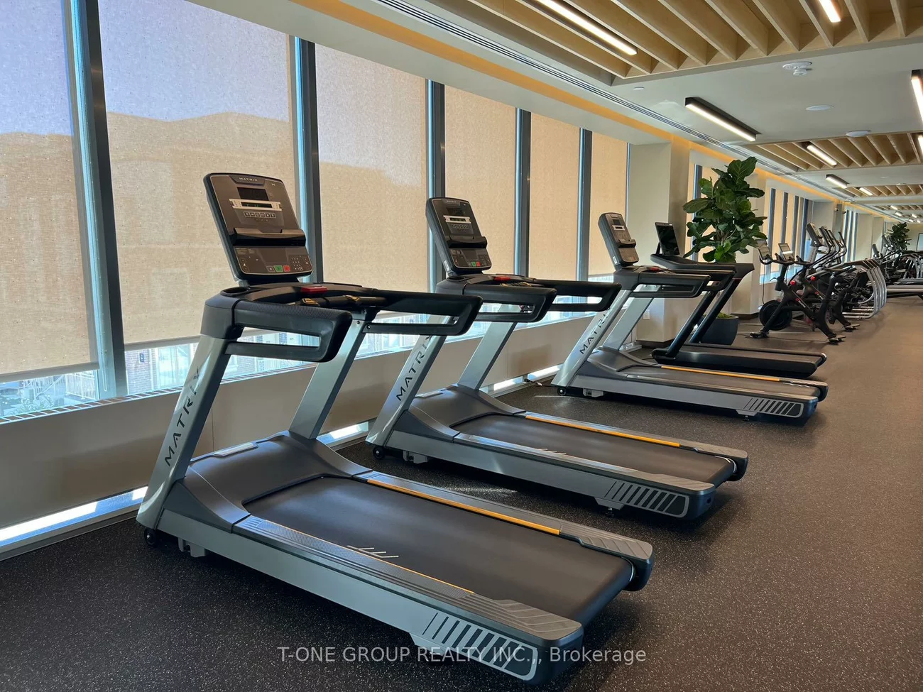 38, Honeycrisp, Vaughan Corporate Centre, Vaughan