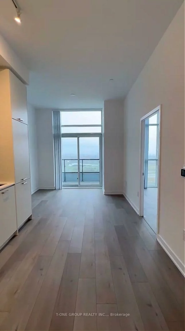 38, Honeycrisp, Vaughan Corporate Centre, Vaughan