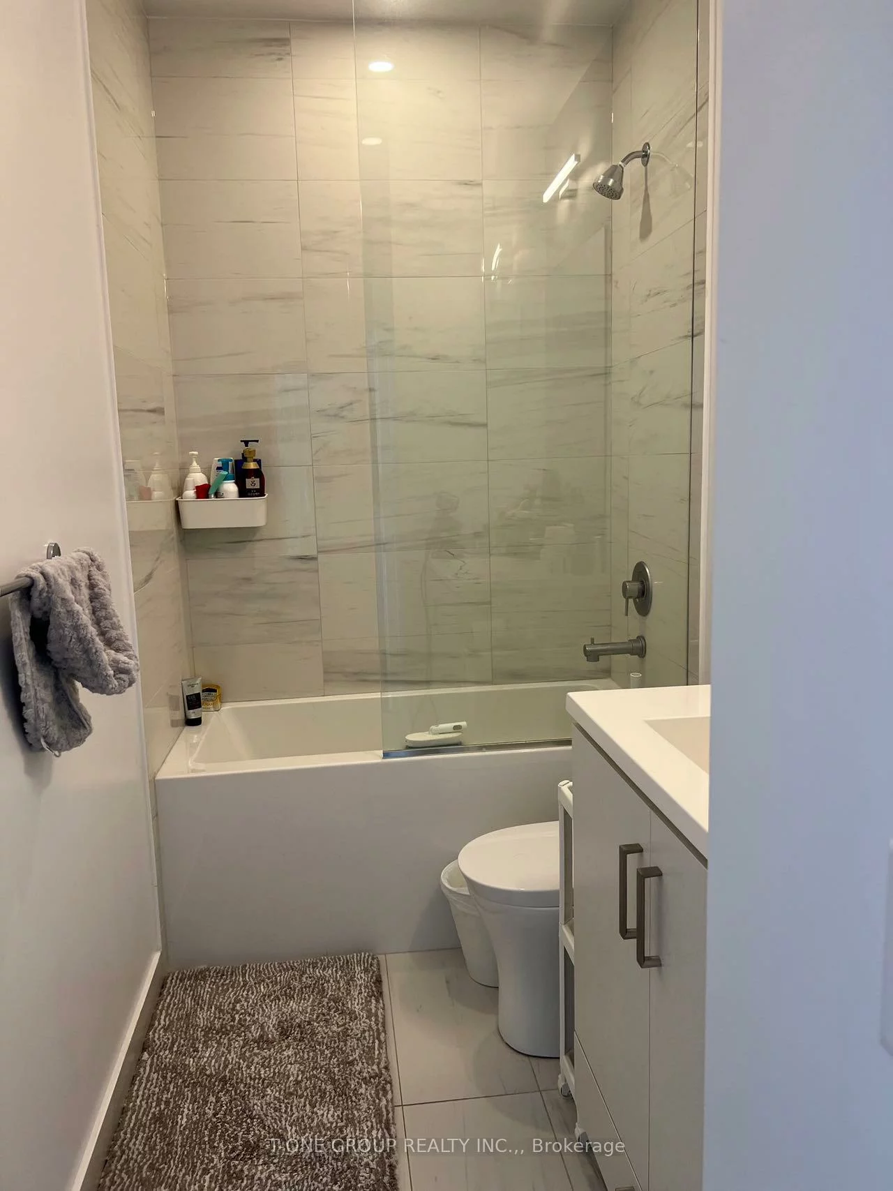 38, Honeycrisp, Vaughan Corporate Centre, Vaughan