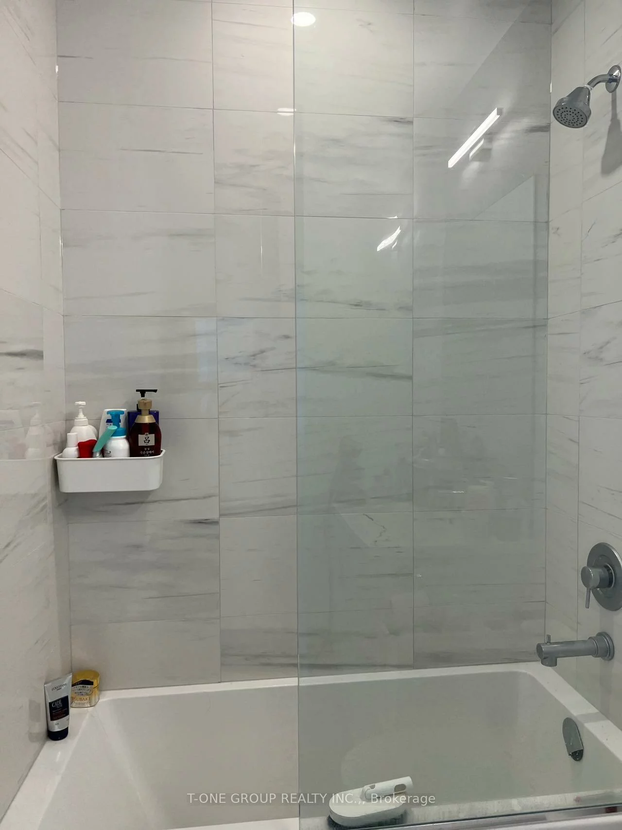 38, Honeycrisp, Vaughan Corporate Centre, Vaughan