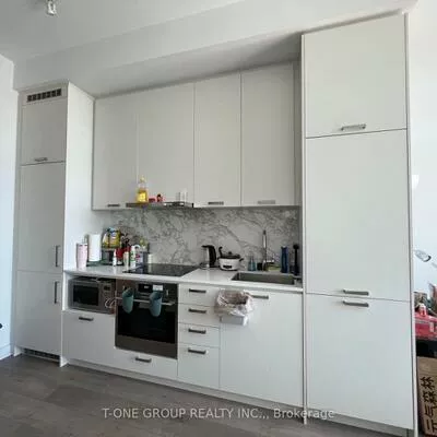 38, Honeycrisp, Vaughan Corporate Centre, Vaughan