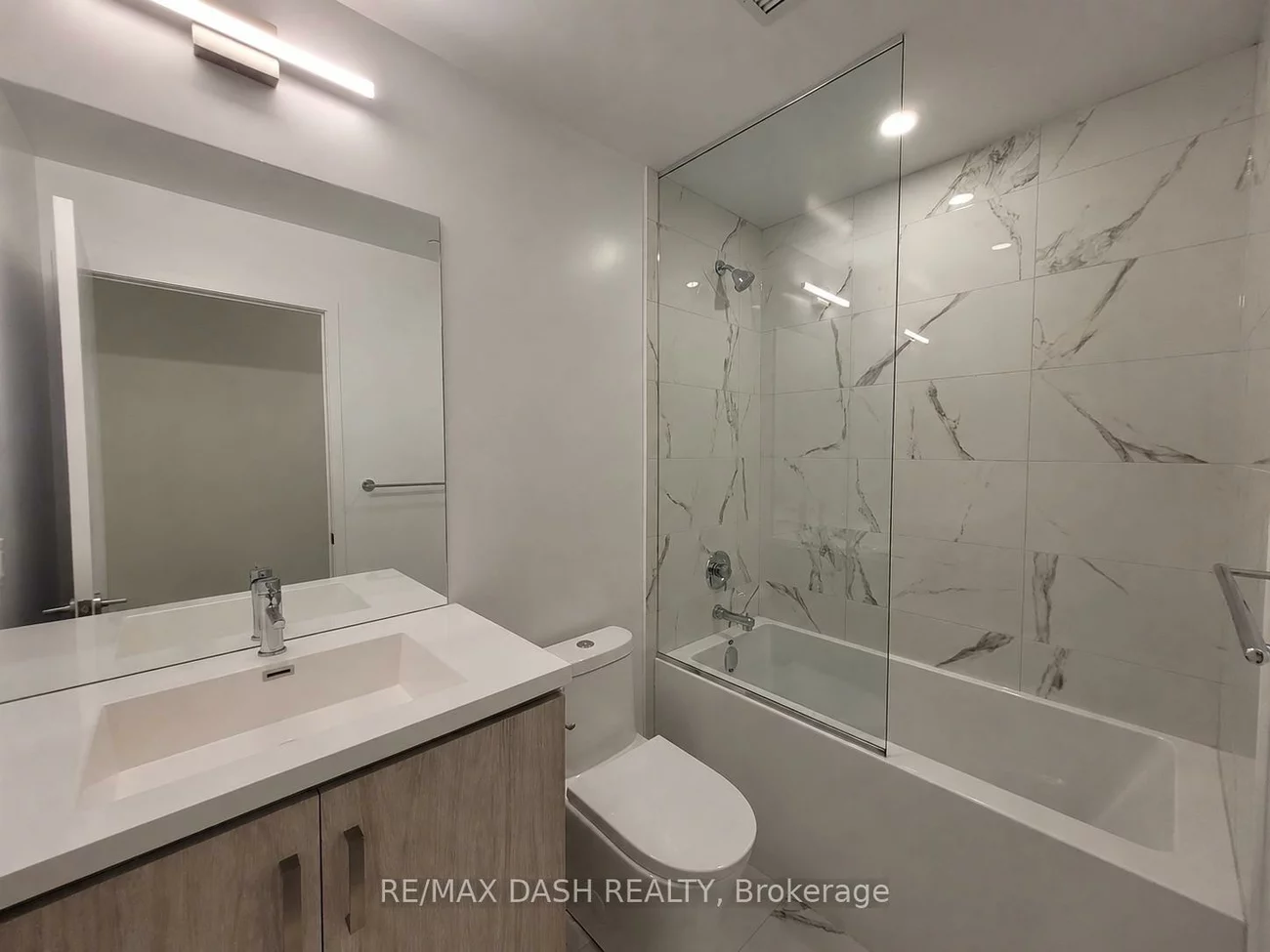 10, Honeycrisp, Vaughan Corporate Centre, Vaughan