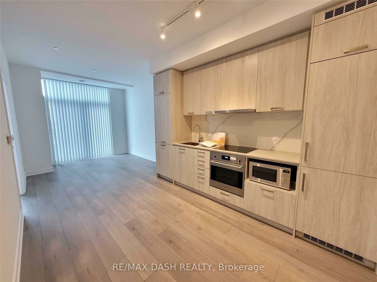 10, Honeycrisp, Vaughan Corporate Centre, Vaughan