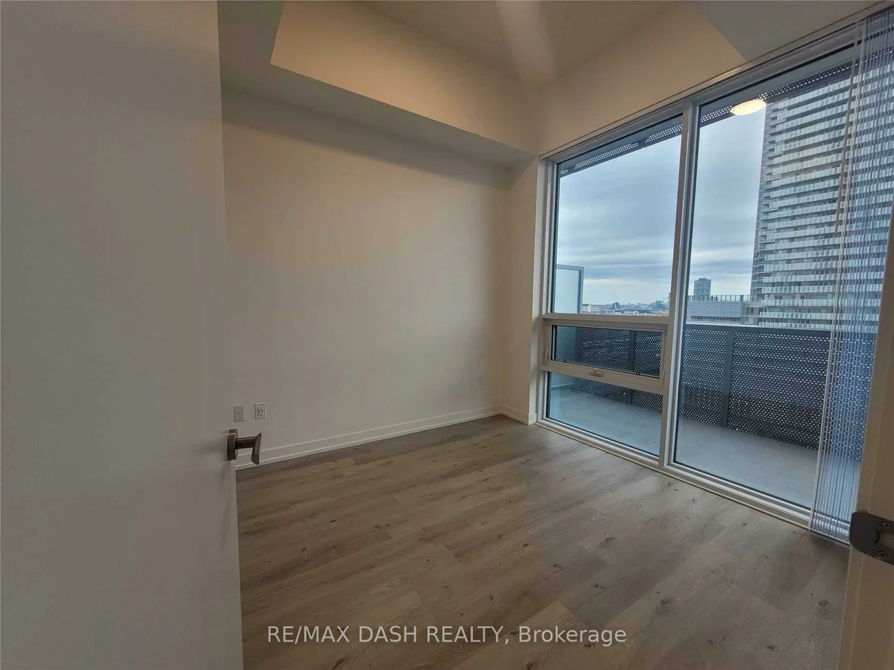10, Honeycrisp, Vaughan Corporate Centre, Vaughan