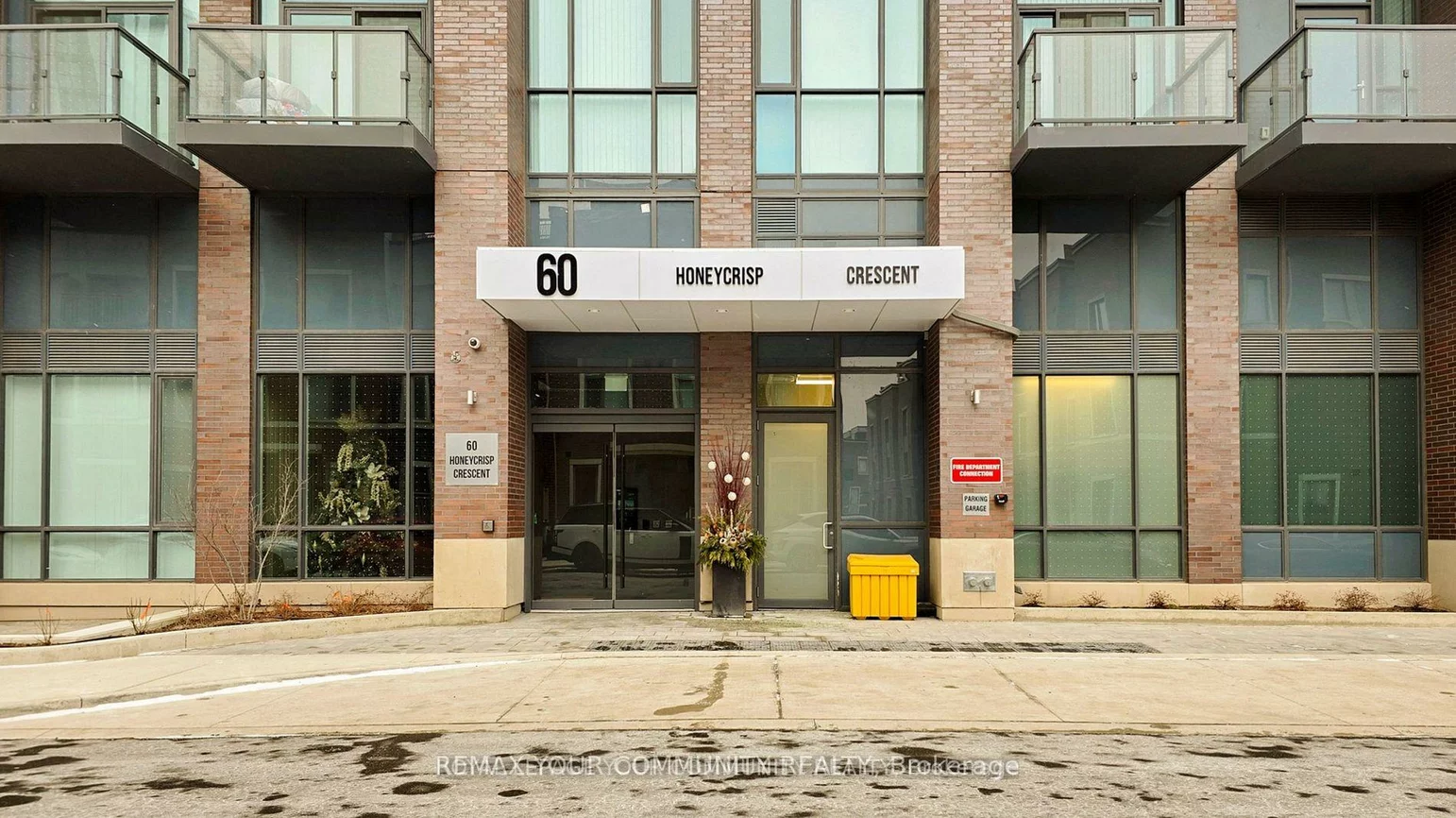 60, HONEYCRISP, Vaughan Corporate Centre, Vaughan