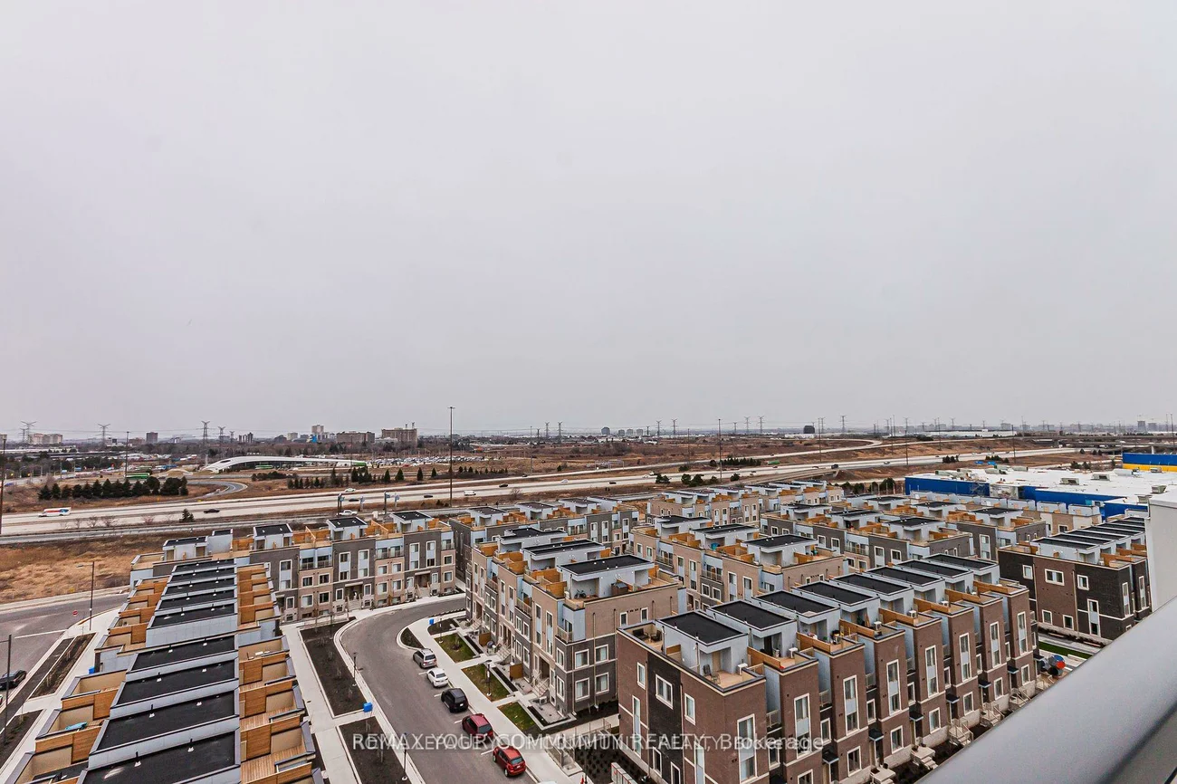 60, HONEYCRISP, Vaughan Corporate Centre, Vaughan
