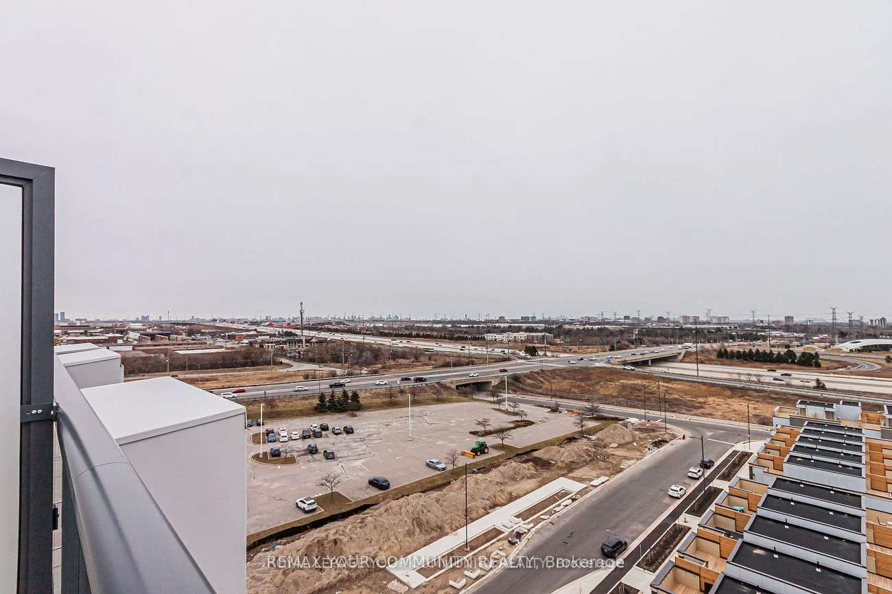 60, HONEYCRISP, Vaughan Corporate Centre, Vaughan