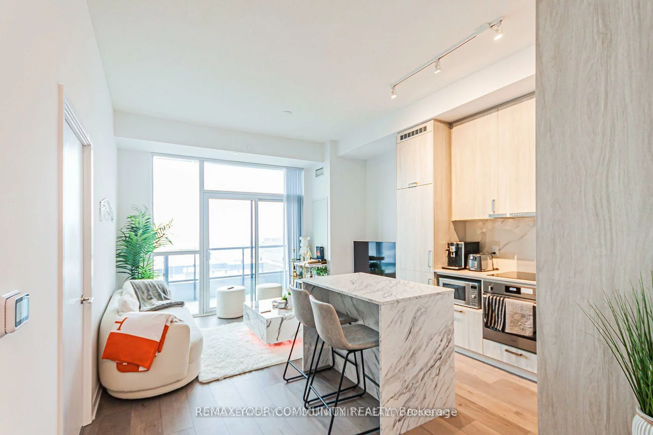 60, HONEYCRISP, Vaughan Corporate Centre, Vaughan