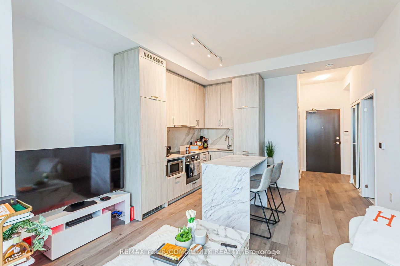 60, HONEYCRISP, Vaughan Corporate Centre, Vaughan