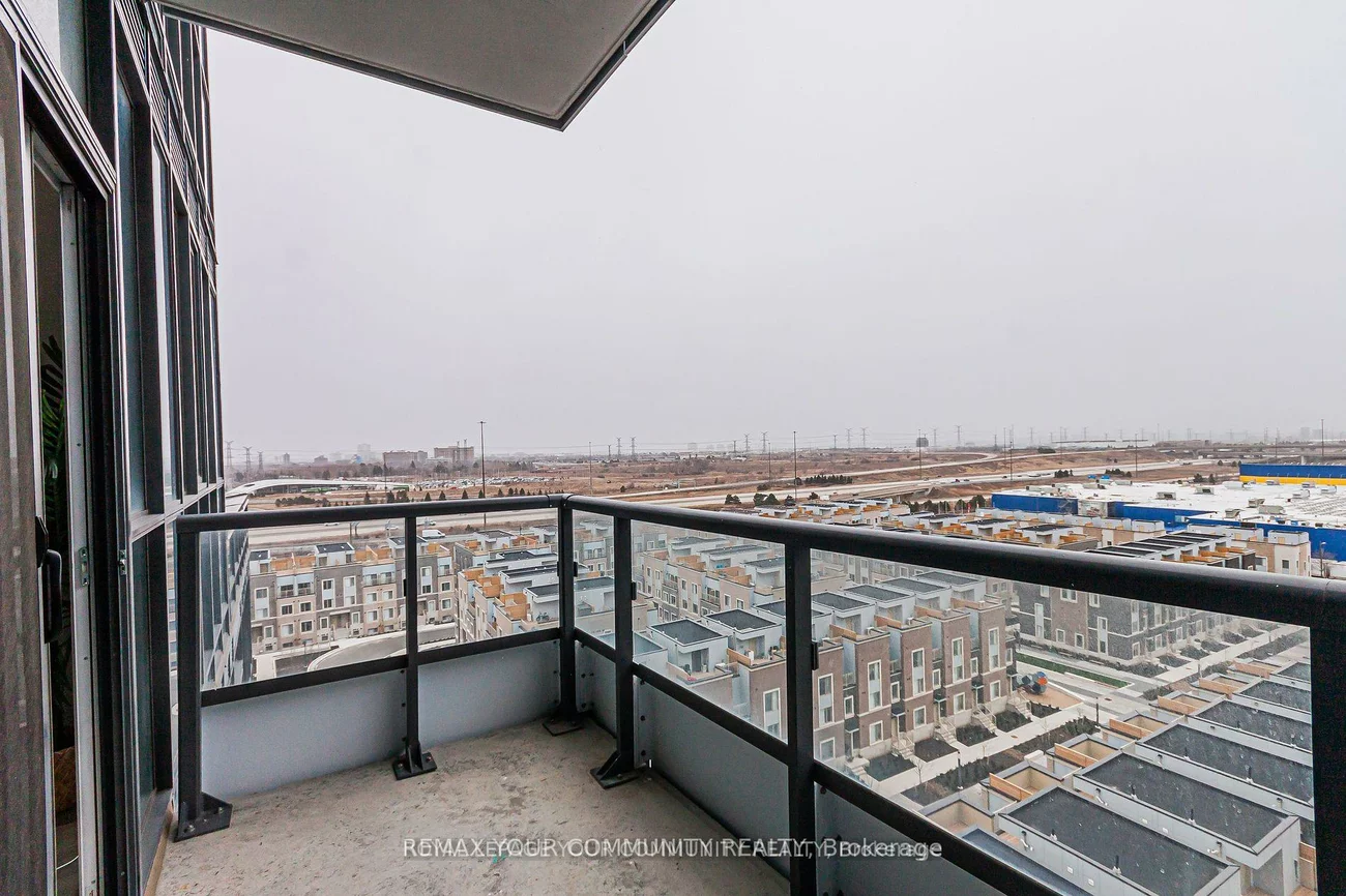 60, HONEYCRISP, Vaughan Corporate Centre, Vaughan