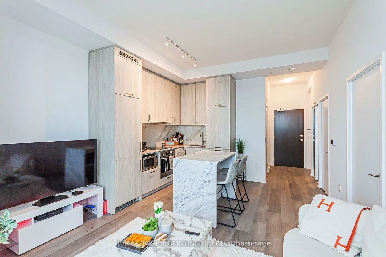 60, HONEYCRISP, Vaughan Corporate Centre, Vaughan