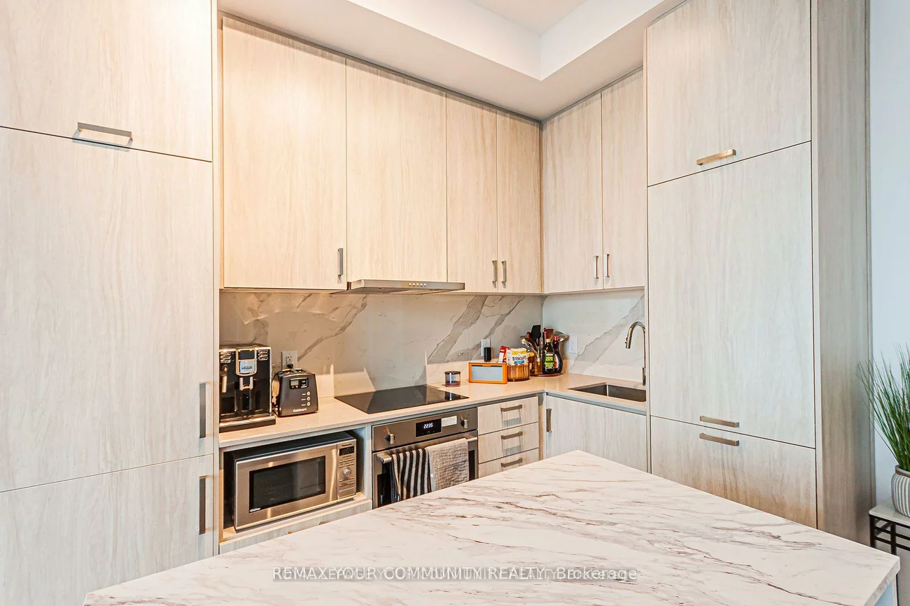 60, HONEYCRISP, Vaughan Corporate Centre, Vaughan