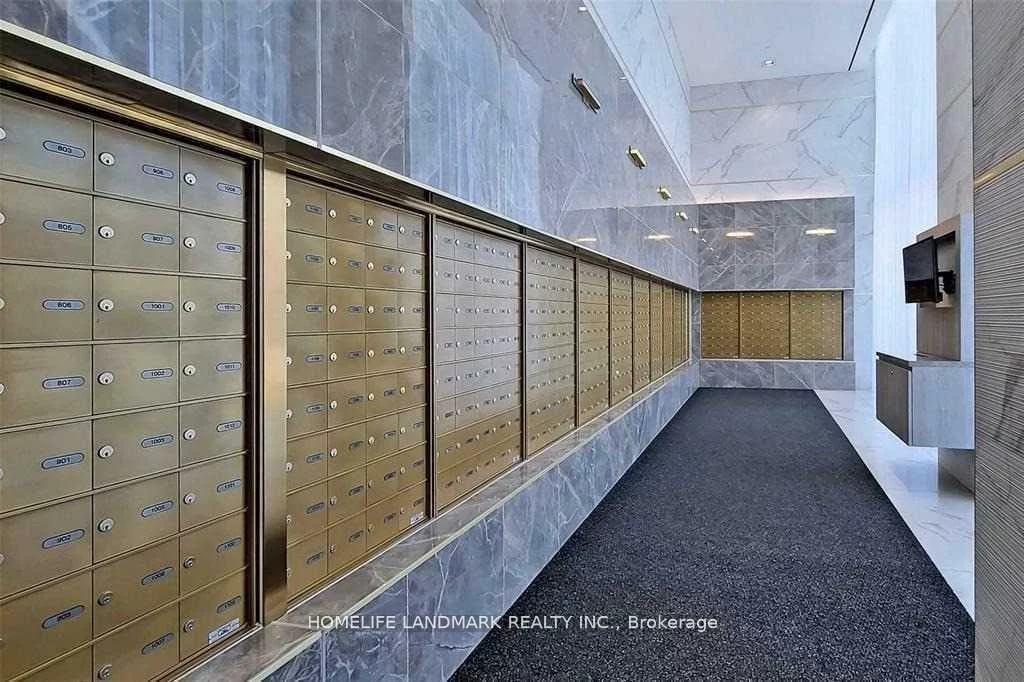 898, Portage, Vaughan Corporate Centre, Vaughan