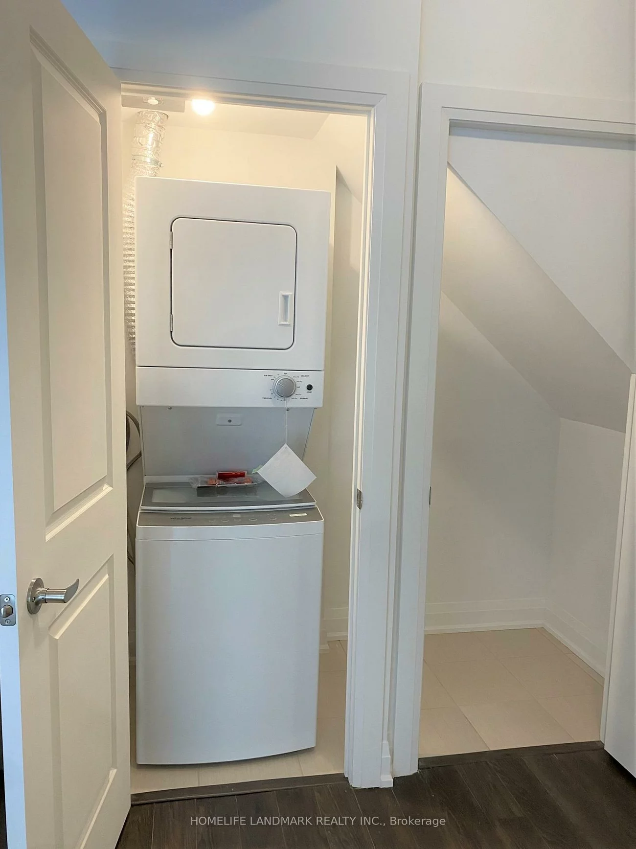 26, Coles, Vaughan Grove, Vaughan