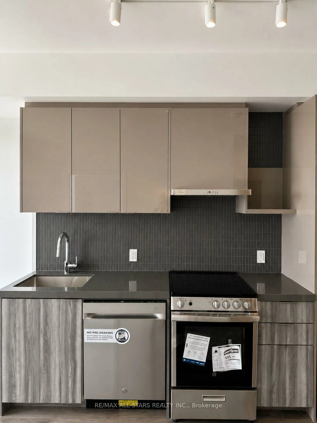 10, Flavelle, Steeles West Industrial, Vaughan