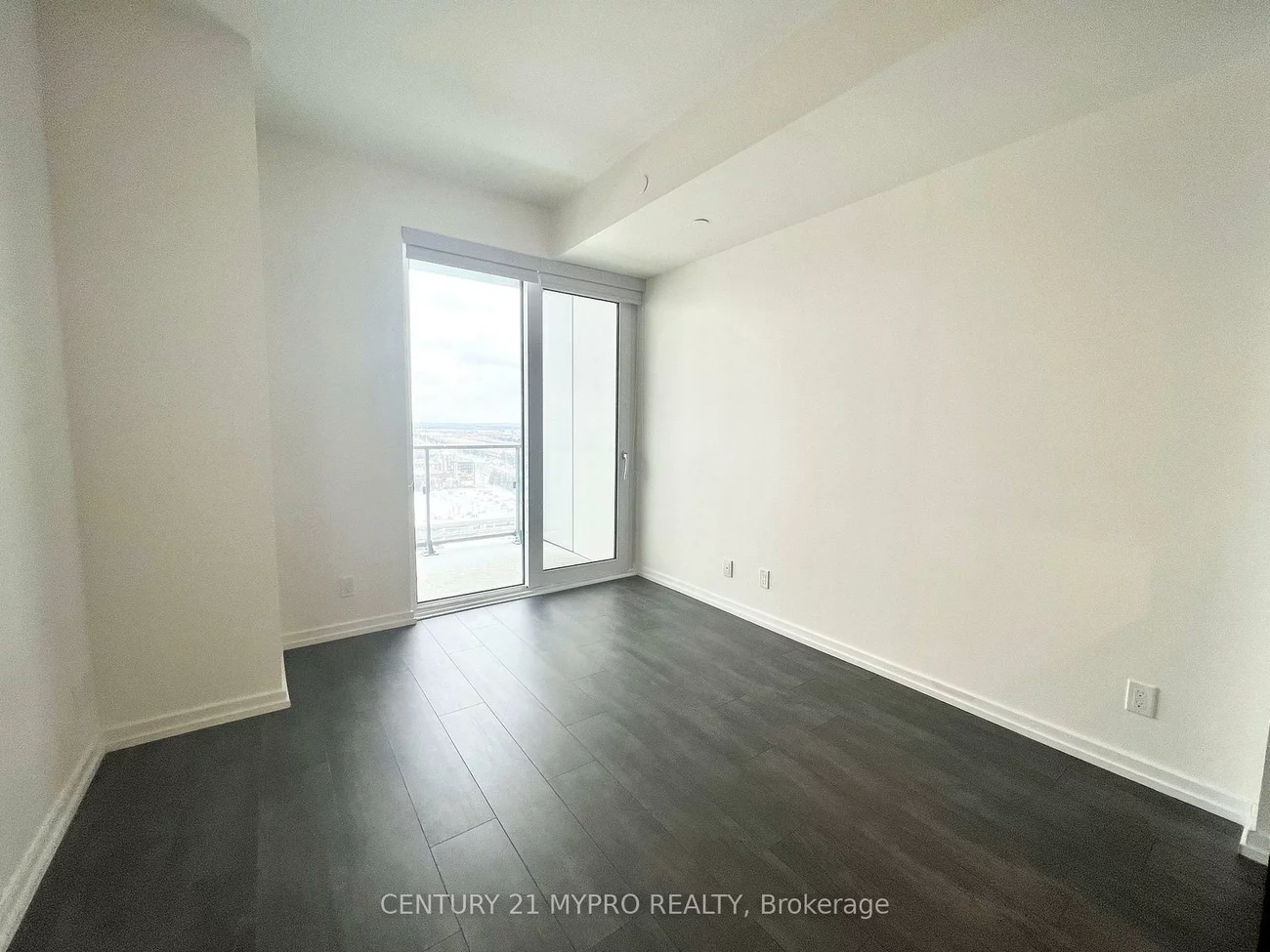 1000, Portage, Vaughan Corporate Centre, Vaughan