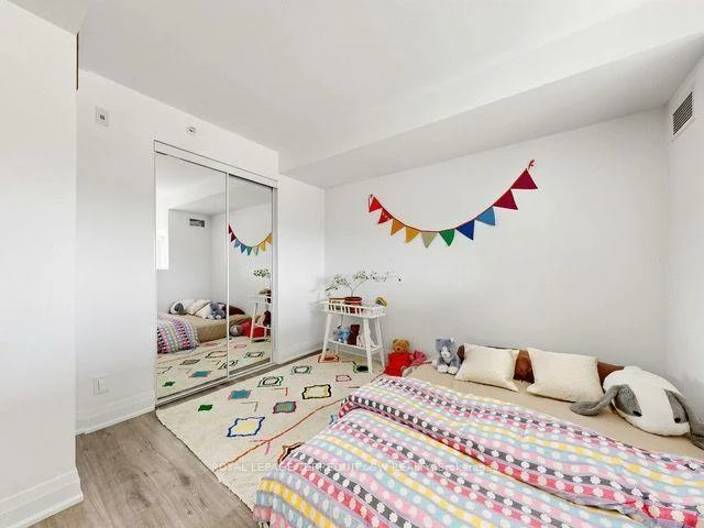 12, Woodstream, Vaughan Grove, Vaughan