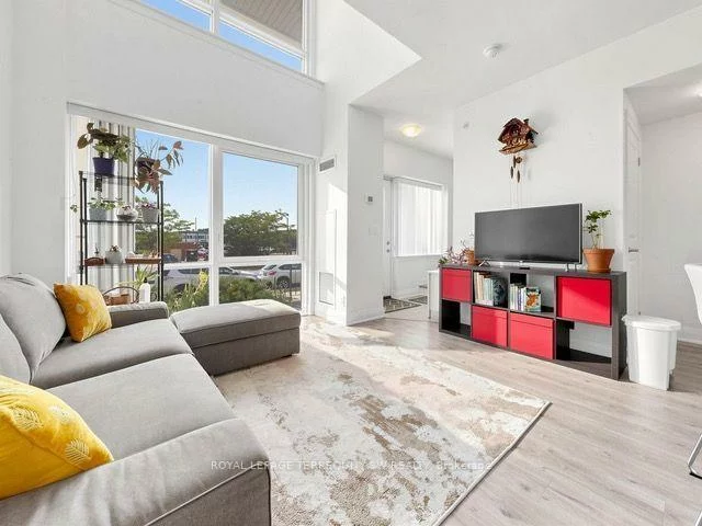 12, Woodstream, Vaughan Grove, Vaughan