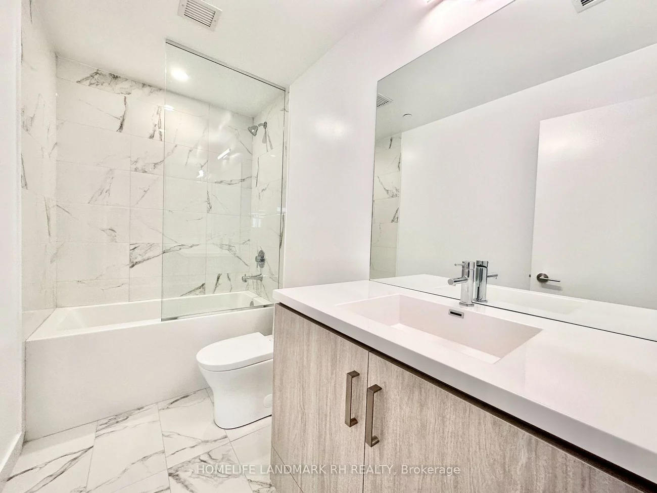 38, Honeycrisp, Vaughan Corporate Centre, Vaughan