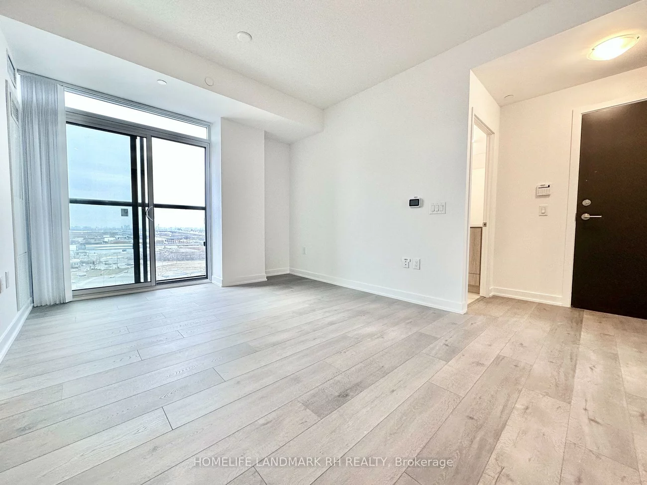 38, Honeycrisp, Vaughan Corporate Centre, Vaughan