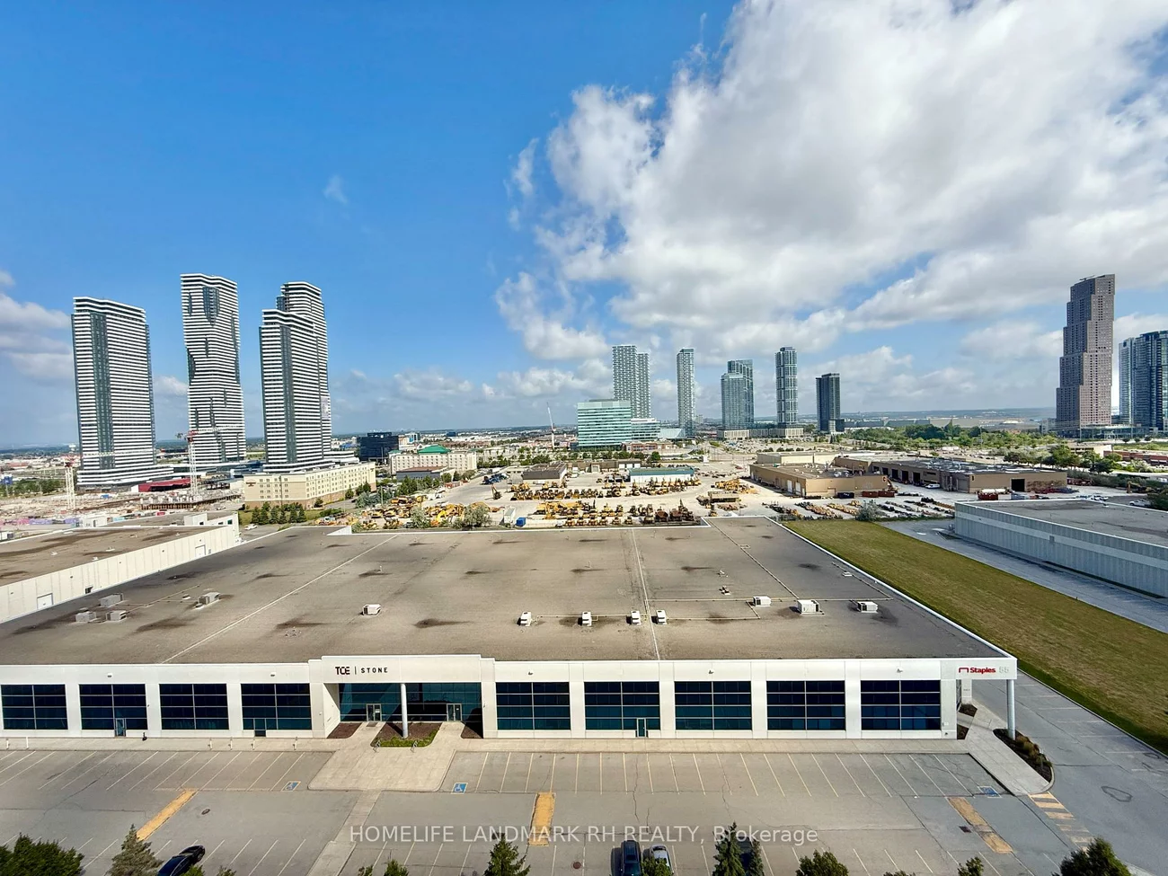 38, Honeycrisp, Vaughan Corporate Centre, Vaughan