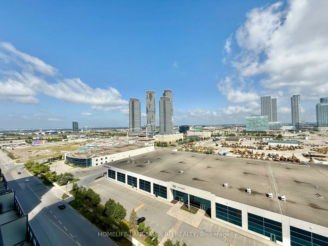 38, Honeycrisp, Vaughan Corporate Centre, Vaughan