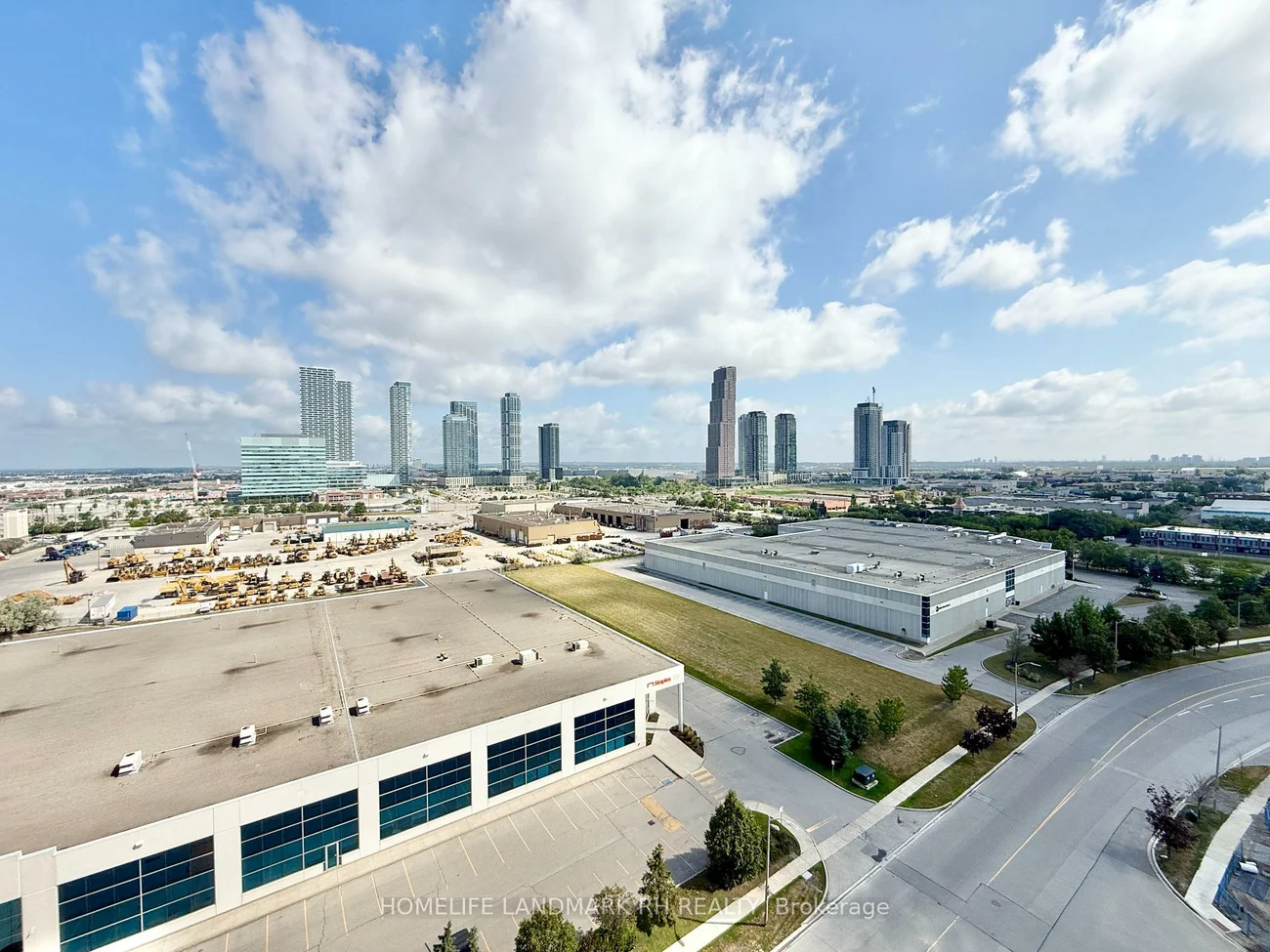 38, Honeycrisp, Vaughan Corporate Centre, Vaughan