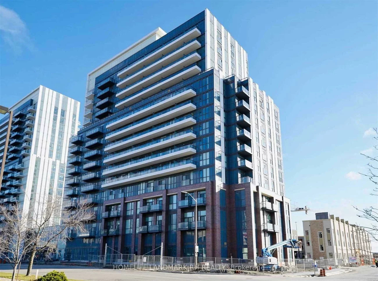 38, Honeycrisp, Vaughan Corporate Centre, Vaughan