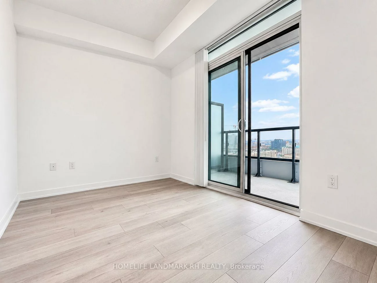 38, Honeycrisp, Vaughan Corporate Centre, Vaughan